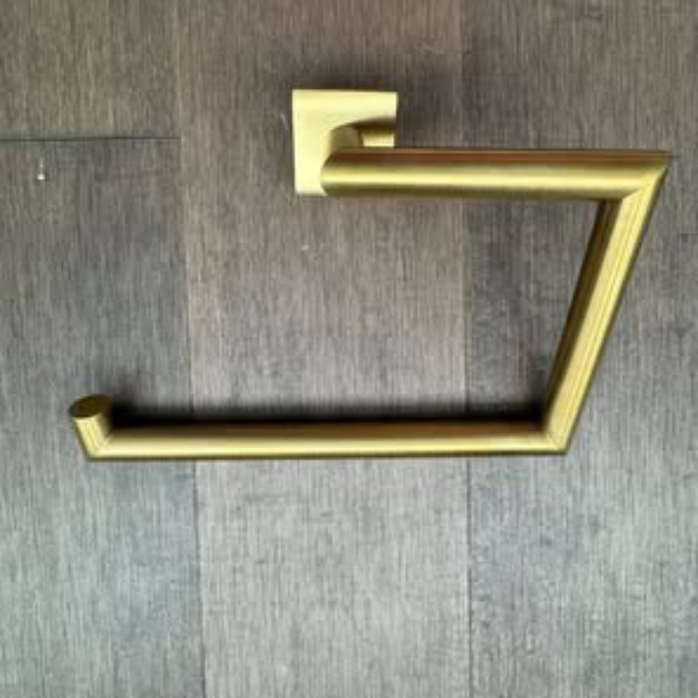 Kartners brass towel ring